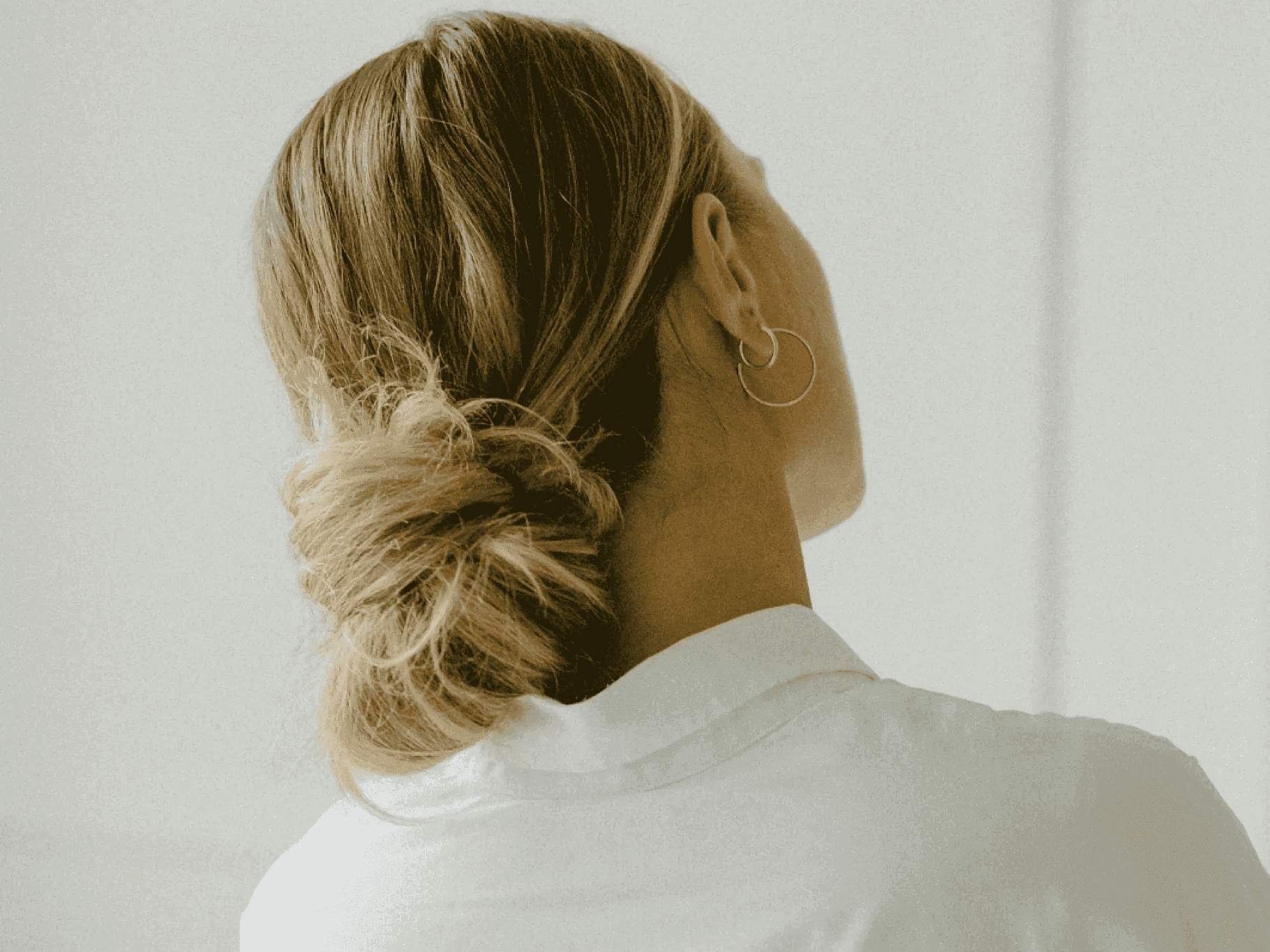 Cabello brillante incluso en invierno: los peinados clave para 2025